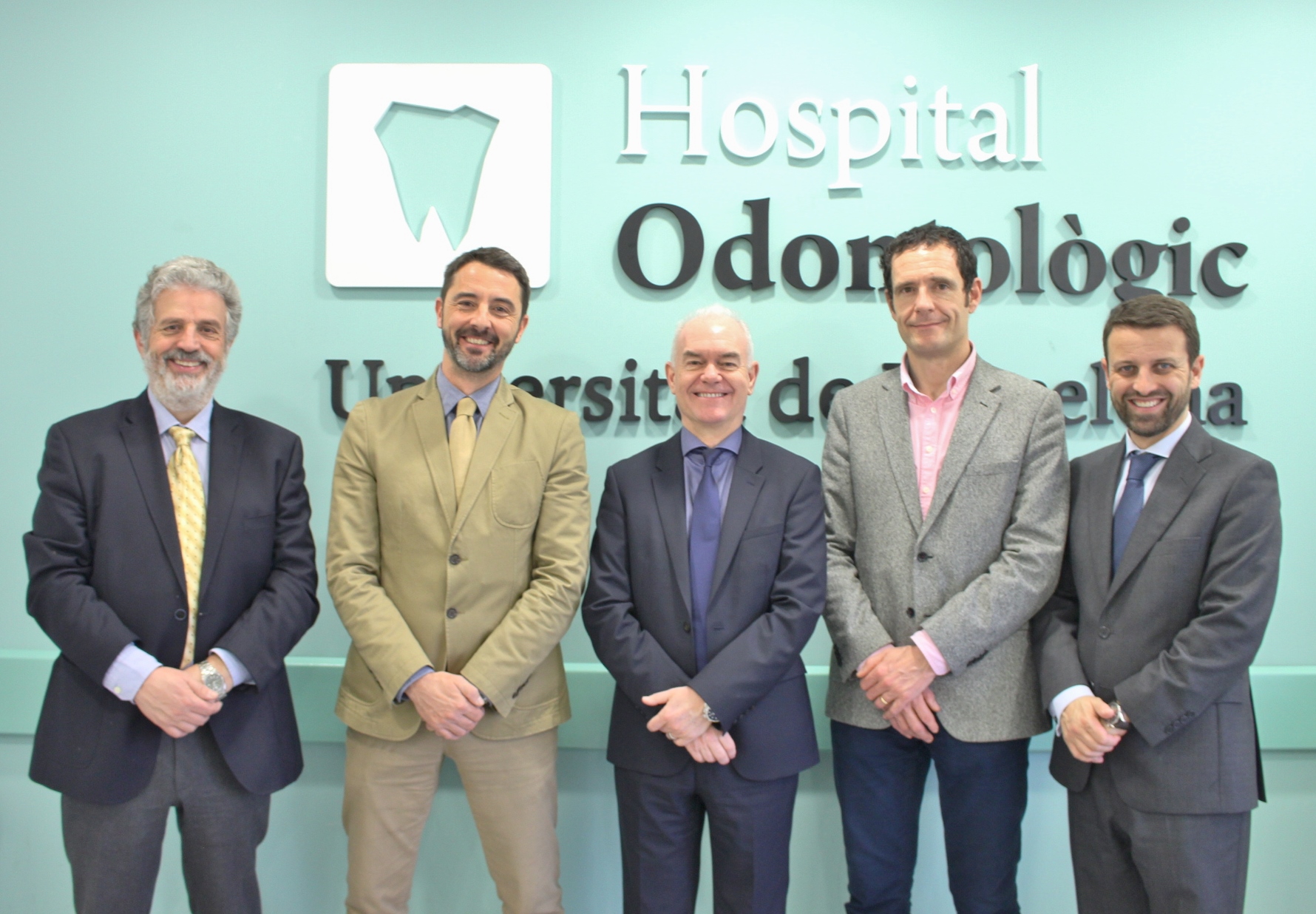 L'Hospital Odontològic Universitat de Barcelona recibe la visita del Dr. Paul Coulthard, decano de Odontología de la Universidad de Manchester