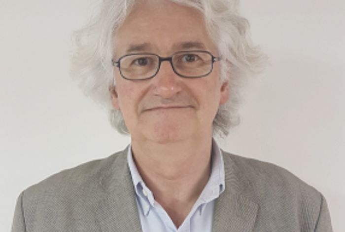 Dr. Carles Mendieta