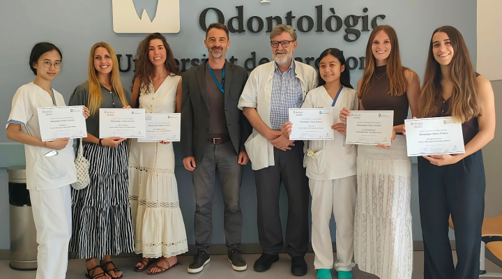 Entrega de premios del Curs d'Estiu d'Odontologia 2024.